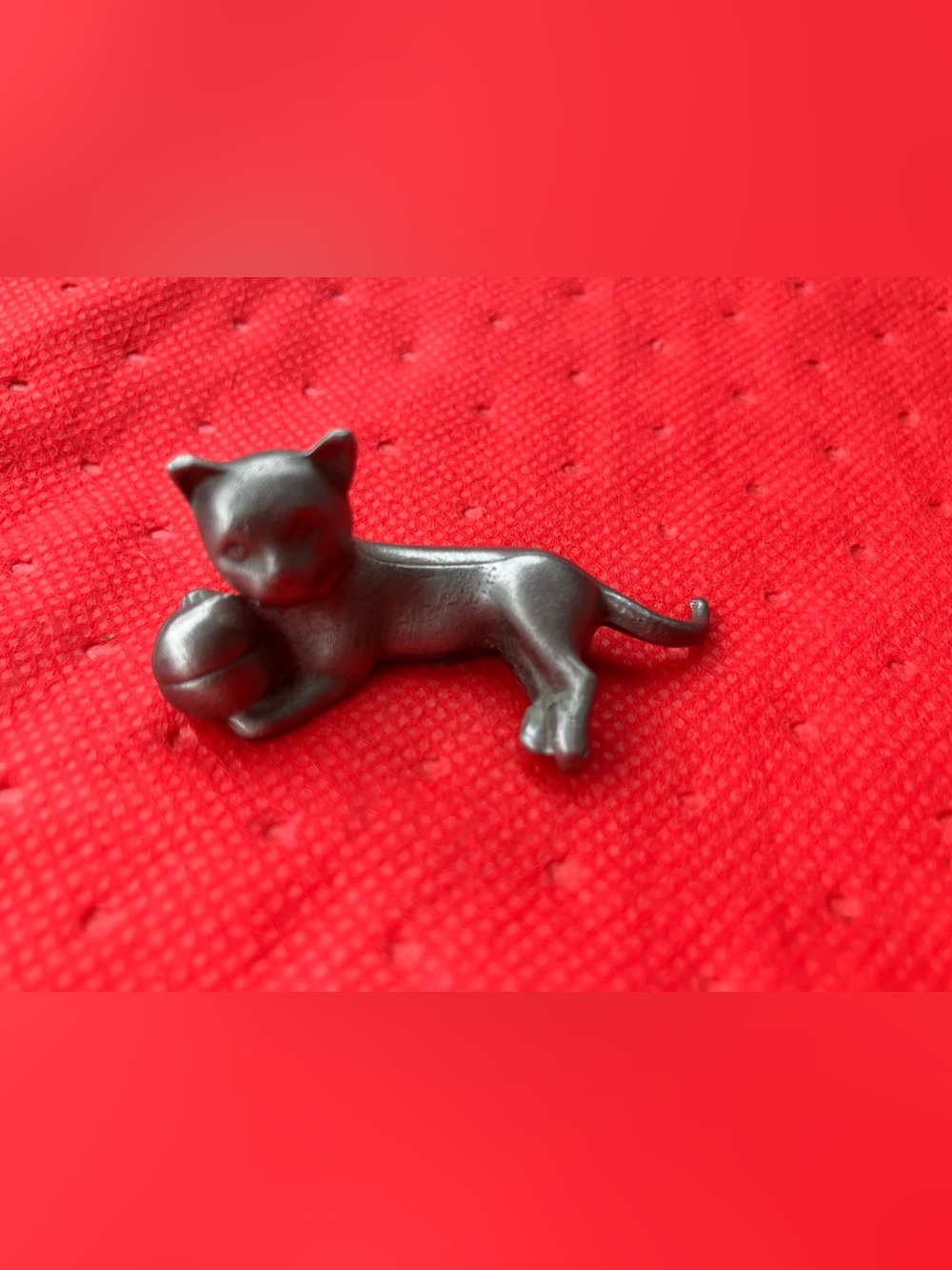 Pewter Halloween kitty laying down ball yarn 1 1/2 inch holiday decor figure